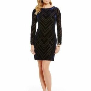 VINCE CAMUTO Woman's Purple Long-sleeved Velvet Burnout Dress